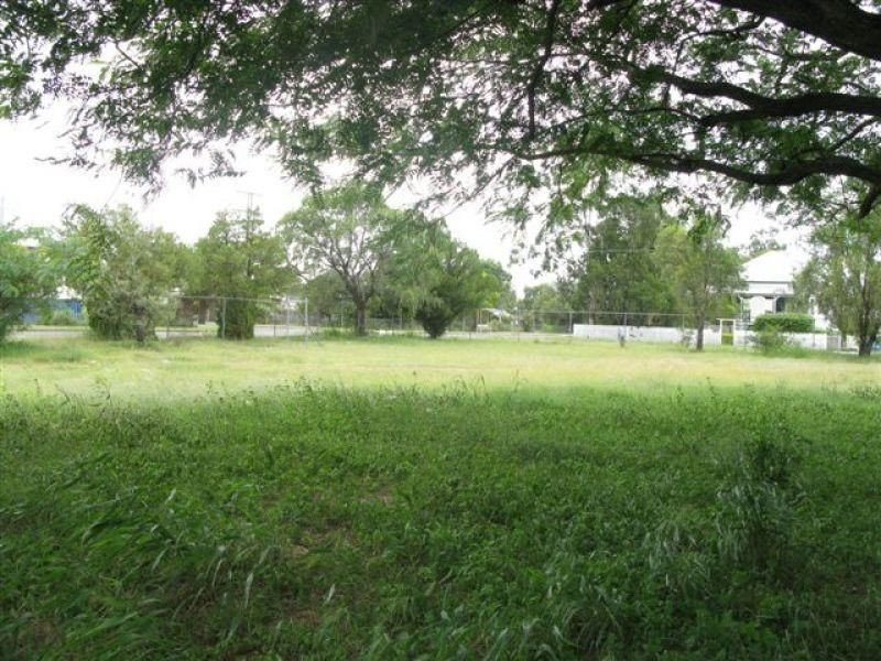 11 Siemons Street, One Mile QLD 4305