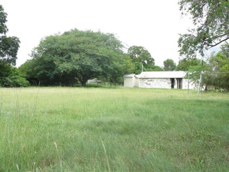 11 Siemons Street, One Mile QLD 4305