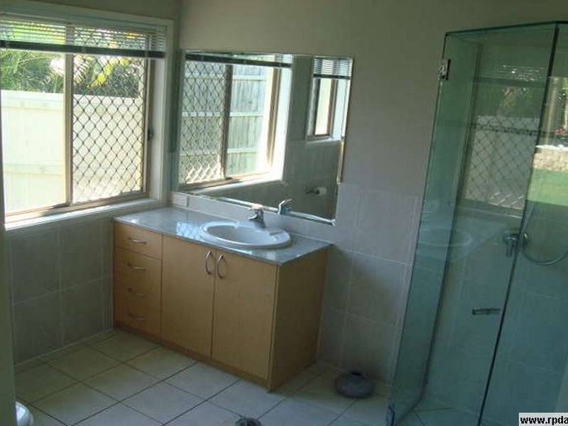 17 Bush Cherry Place, Thornlands QLD 4164