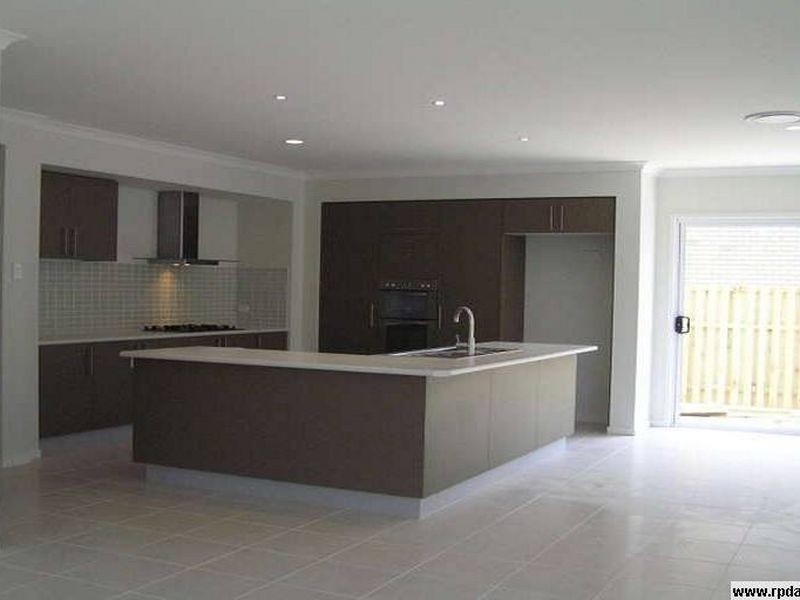 1 Creekwood St, Victoria Point QLD 4165