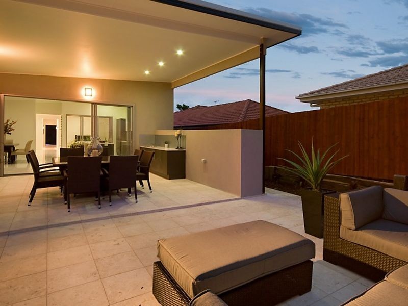 9 Lilly Lane, Birkdale QLD 4159