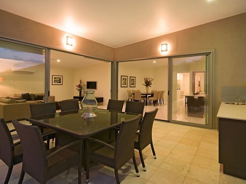 9 Lilly Lane, Birkdale QLD 4159