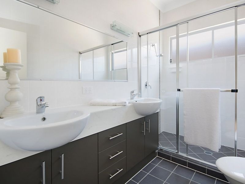 9 Lilly Lane, Birkdale QLD 4159