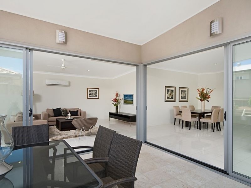 9 Lilly Lane, Birkdale QLD 4159