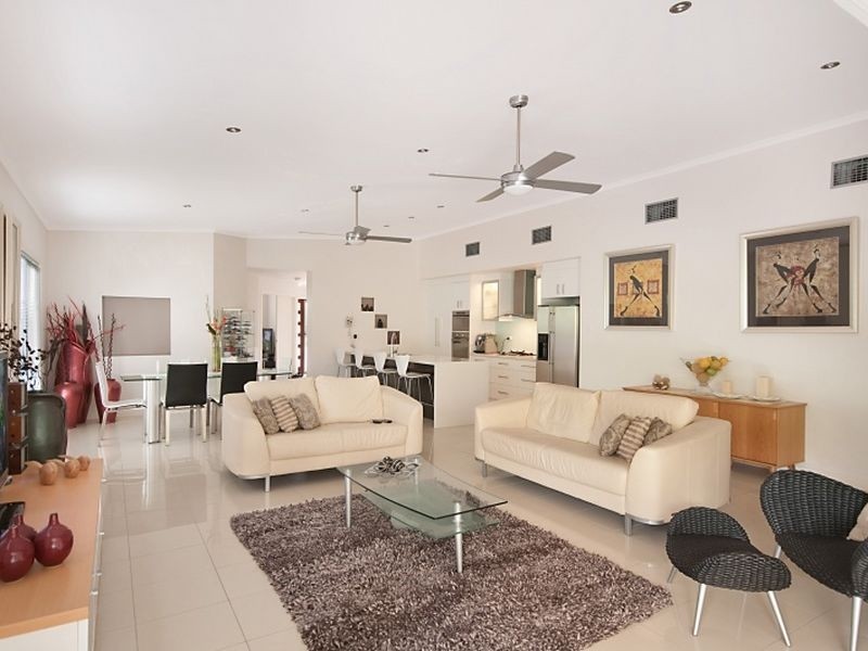 8 Lemongrove Road, Birkdale QLD 4159