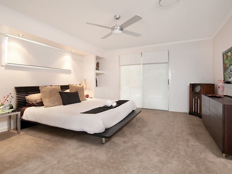 8 Lemongrove Road, Birkdale QLD 4159
