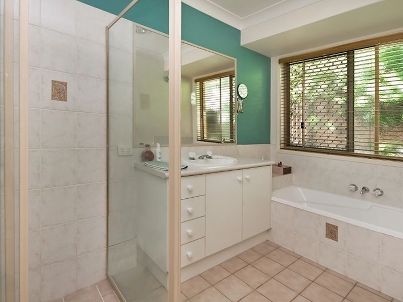 1 Villari Close, Belmont QLD 4153