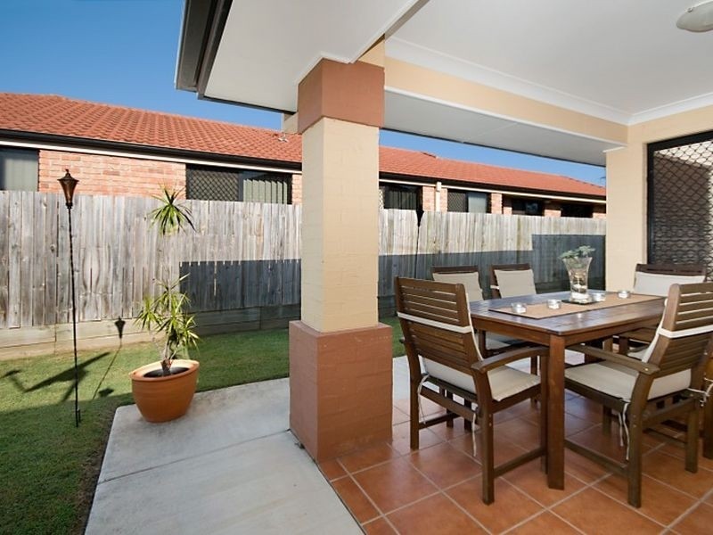 4 Holland Place, Carindale QLD 4152