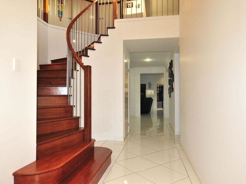 11 Ebony Crescent, Redland Bay QLD 4165