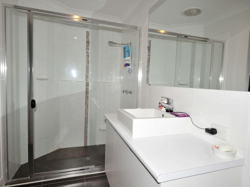 11 Ebony Crescent, Redland Bay QLD 4165