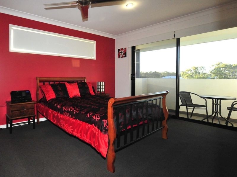 11 Ebony Crescent, Redland Bay QLD 4165