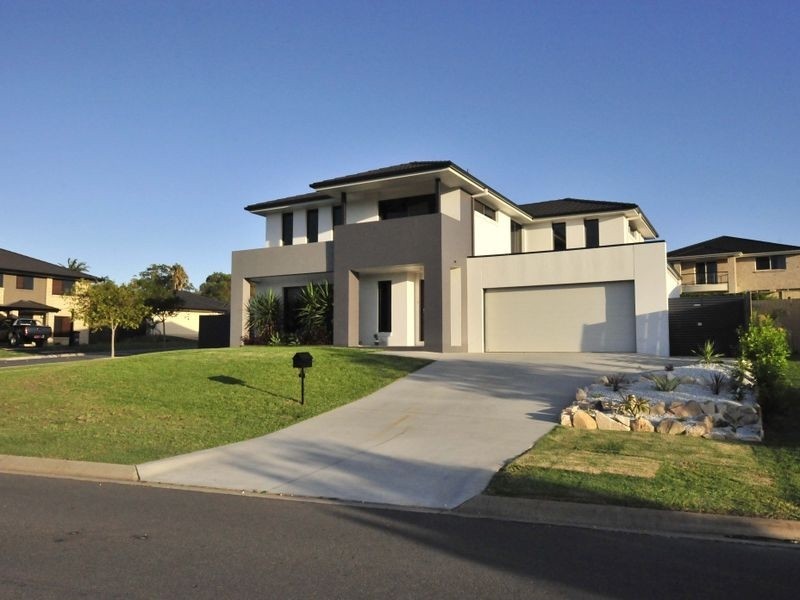 11 Ebony Crescent, Redland Bay QLD 4165