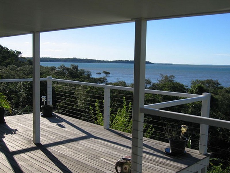 27 Bay Dr, Russell Island QLD 4184