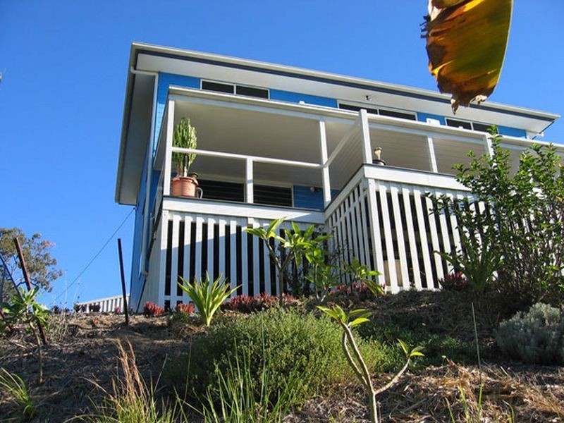 27 Bay Dr, Russell Island QLD 4184