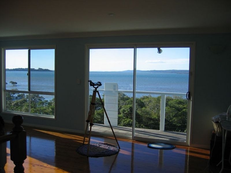 27 Bay Dr, Russell Island QLD 4184