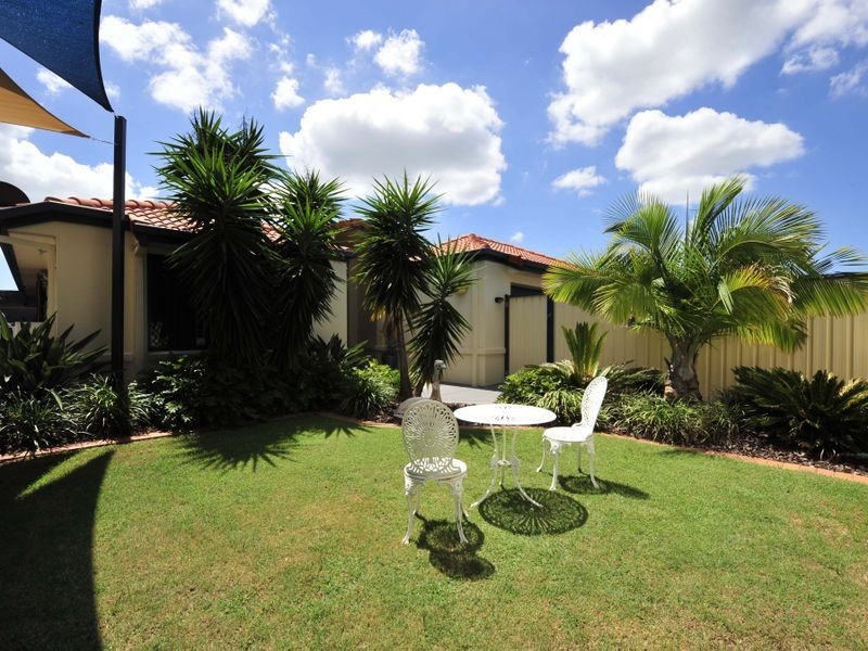 16 Bush Cherry Place, Thornlands QLD 4164