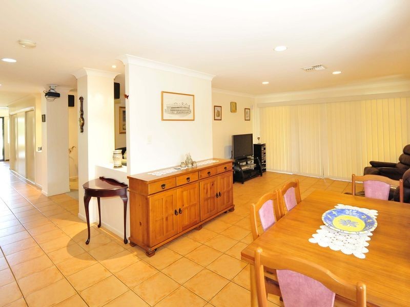 16 Bush Cherry Place, Thornlands QLD 4164