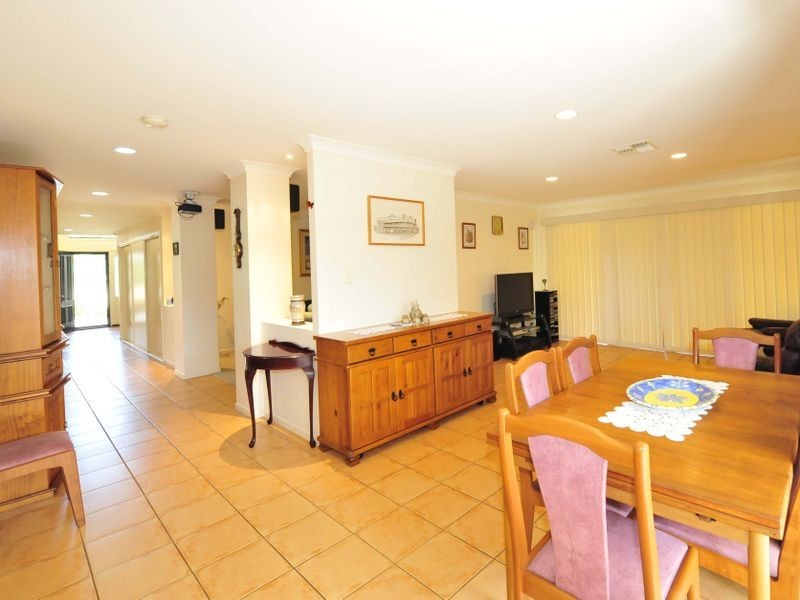 16 Bush Cherry Place, Thornlands QLD 4164