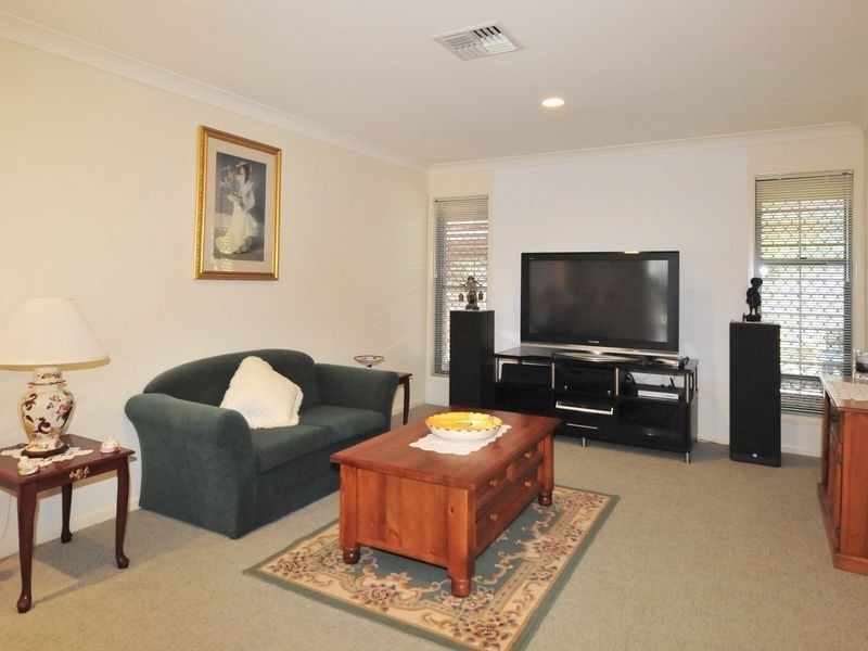 16 Bush Cherry Place, Thornlands QLD 4164