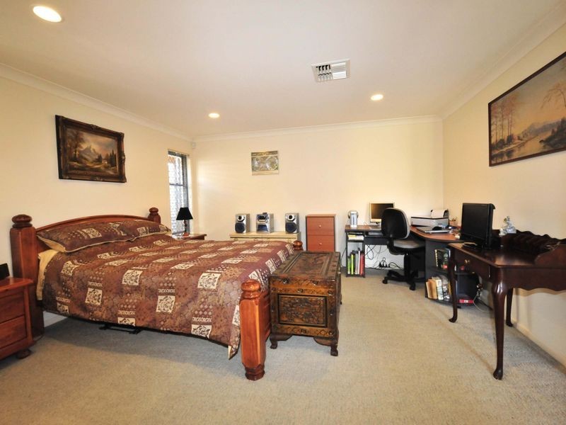 16 Bush Cherry Place, Thornlands QLD 4164