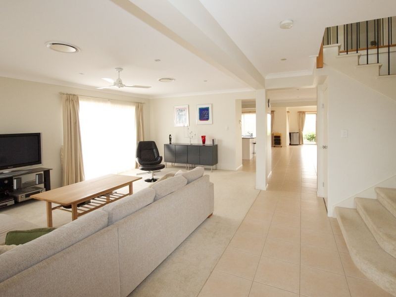 31 Trafalgar Vale Ave, Wellington Point QLD 4160