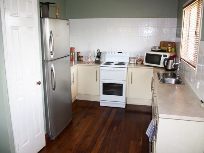 40 Edinburgh Rd, Alexandra Hills QLD 4161