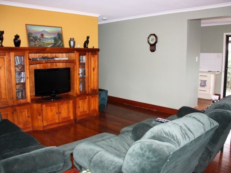 40 Edinburgh Rd, Alexandra Hills QLD 4161