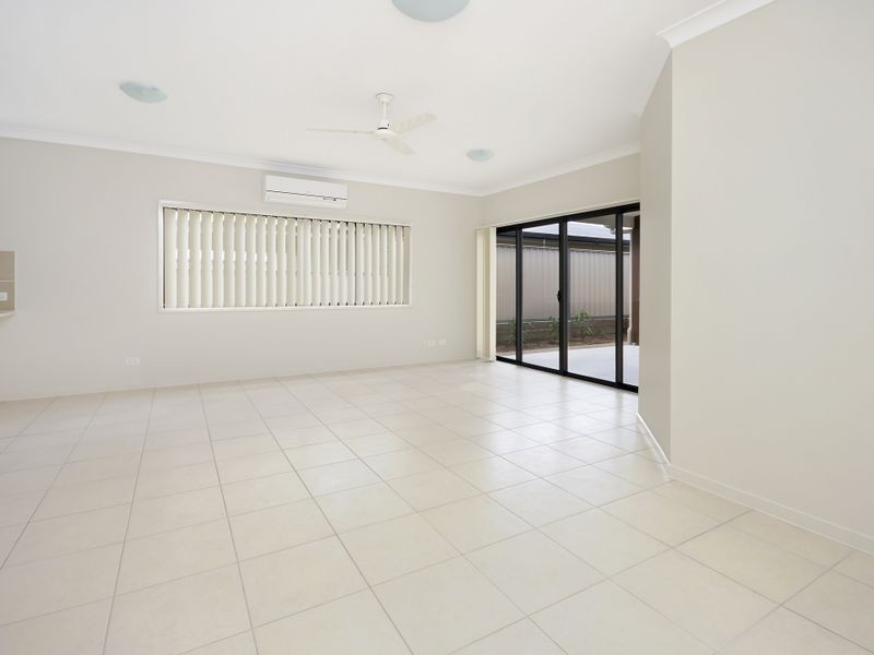 1/7 Lilly Lane, Birkdale QLD 4159