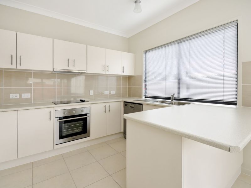 1/7 Lilly Lane, Birkdale QLD 4159