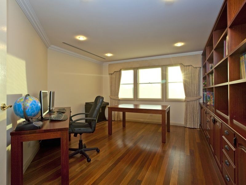 37 Omega Avenue, Cleveland QLD 4163