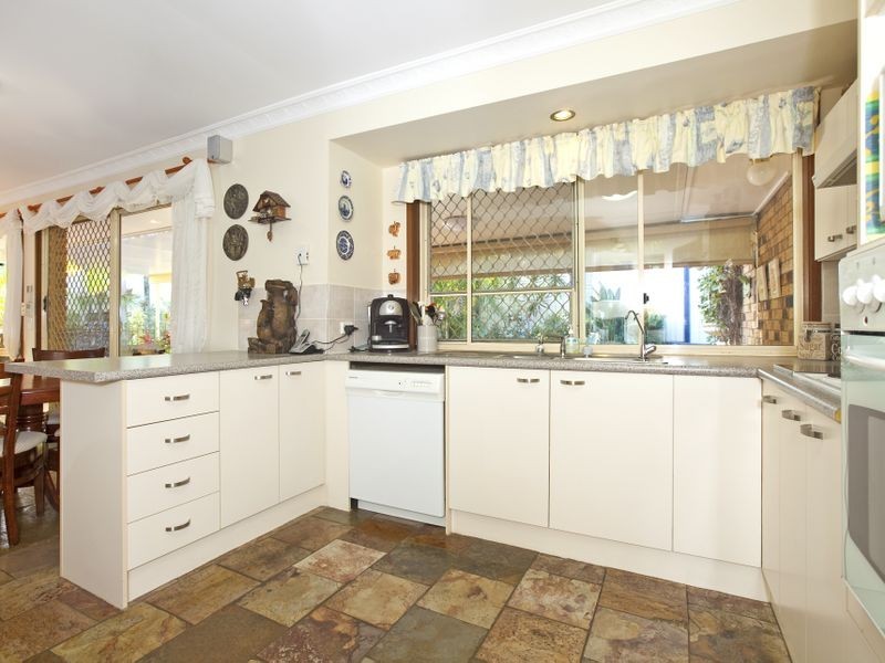 96 Crotona Rd, Alexandra Hills QLD 4161