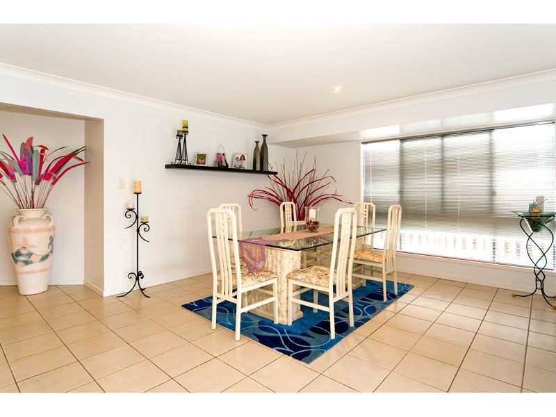 9 Syracuse St, Redland Bay QLD 4165
