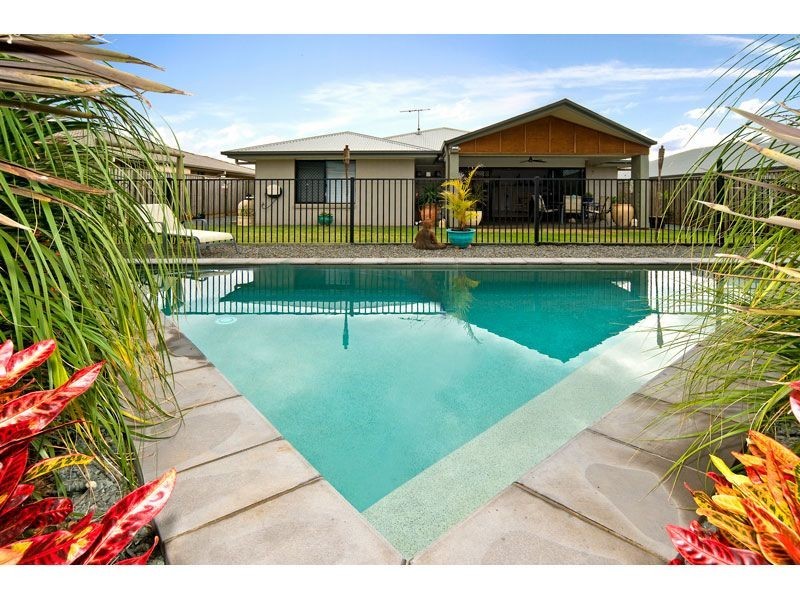 9 Syracuse St, Redland Bay QLD 4165