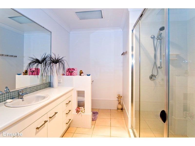 9 Syracuse St, Redland Bay QLD 4165