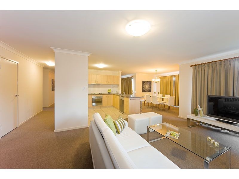 5 Brighton Crt, Wakerley QLD 4154