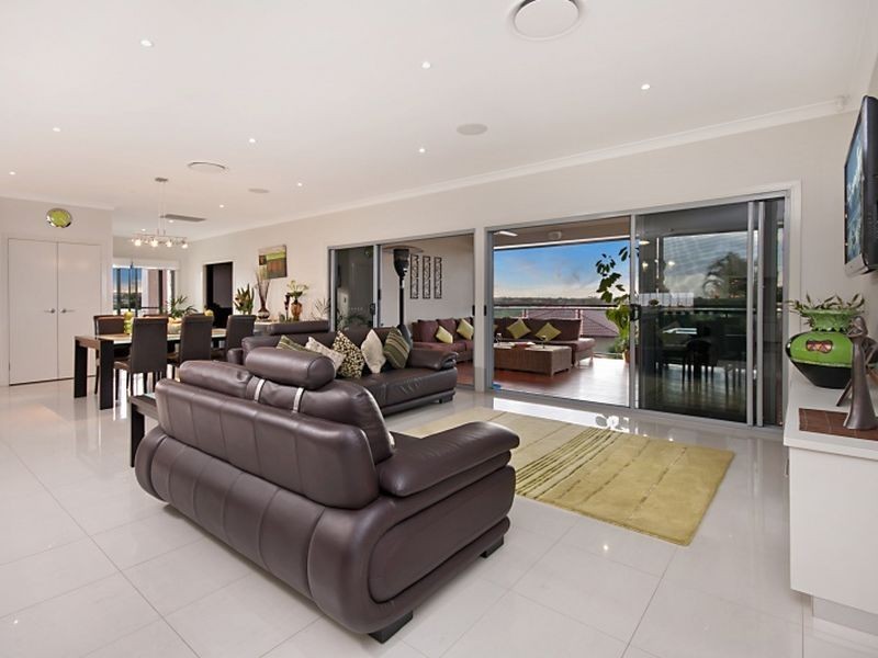 204 School of Arts Road, Redland Bay QLD 4165