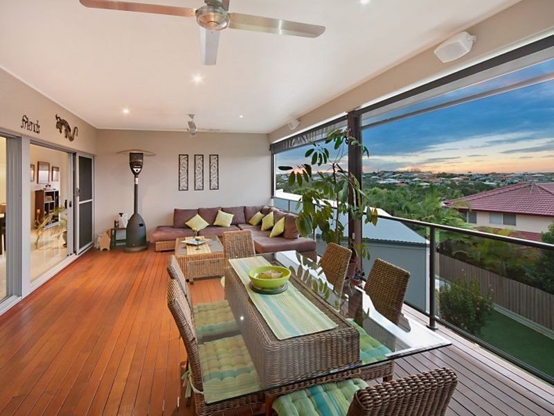 204 School of Arts Road, Redland Bay QLD 4165