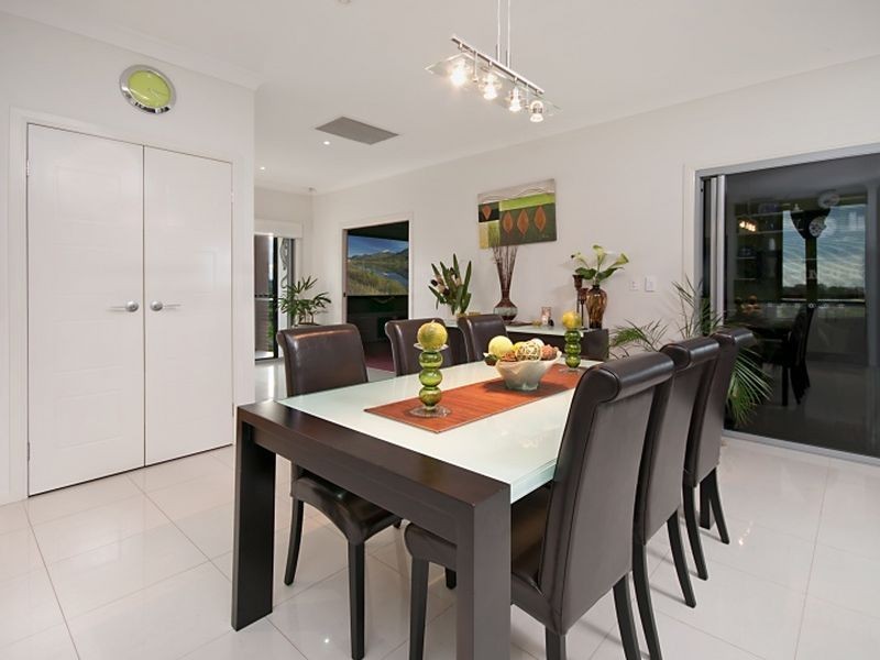 204 School of Arts Road, Redland Bay QLD 4165