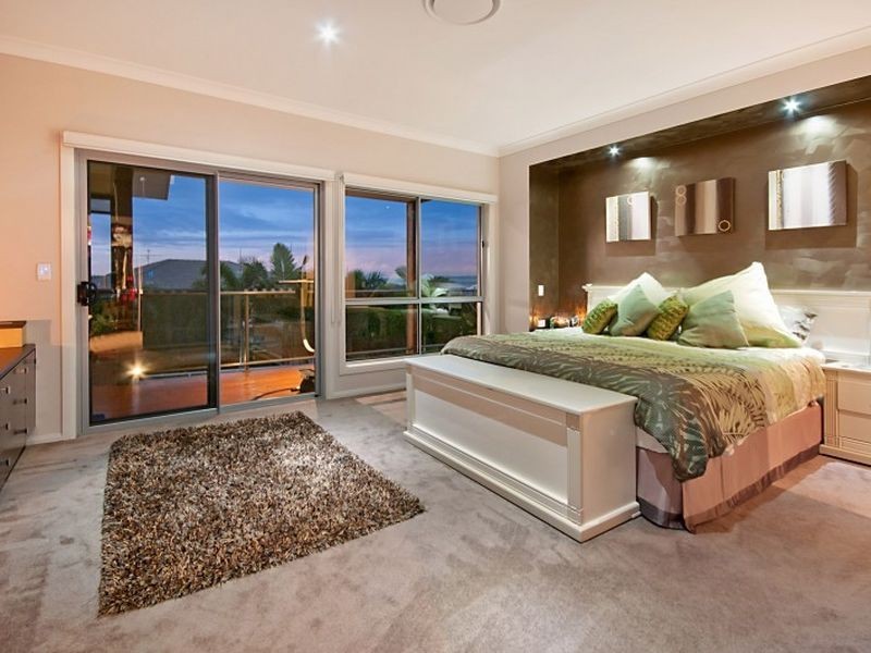 204 School of Arts Road, Redland Bay QLD 4165