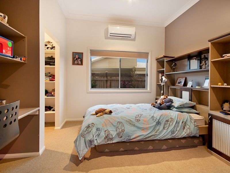 204 School of Arts Road, Redland Bay QLD 4165