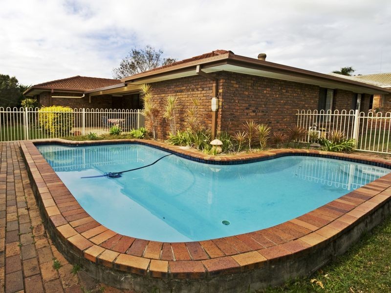 19 Baynes Street, Carindale QLD 4152