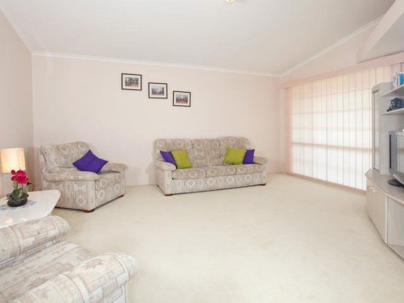 19 Baynes Street, Carindale QLD 4152