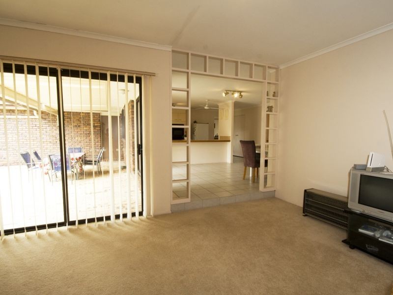 19 Baynes Street, Carindale QLD 4152