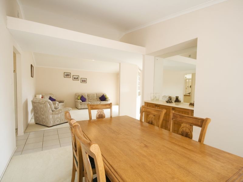 19 Baynes Street, Carindale QLD 4152