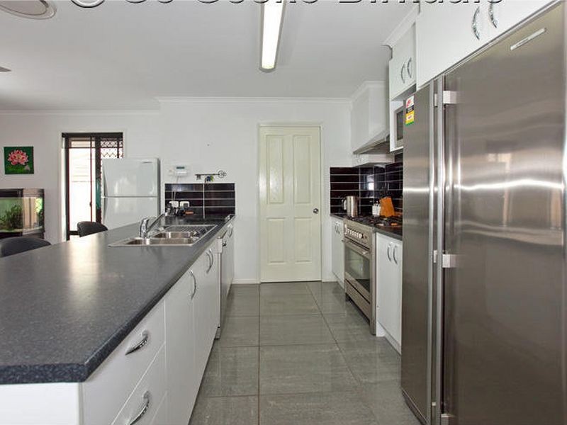 42 Lachlan Drive, Wakerley QLD 4154