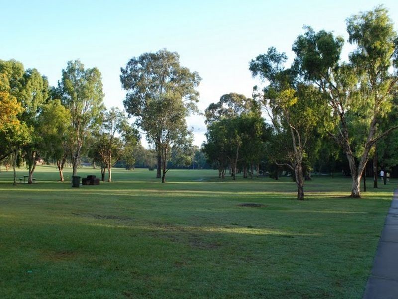 87 Blackberry St, Mansfield QLD 4122