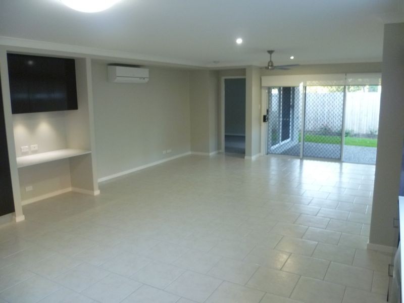 51 Worchester Cres, Wakerley QLD 4154