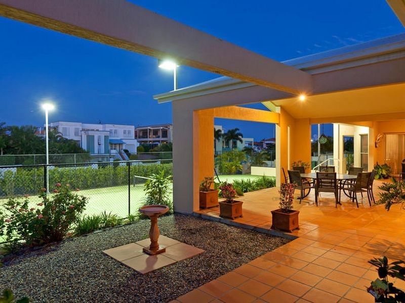 6 Commodore Drive, Birkdale QLD 4159