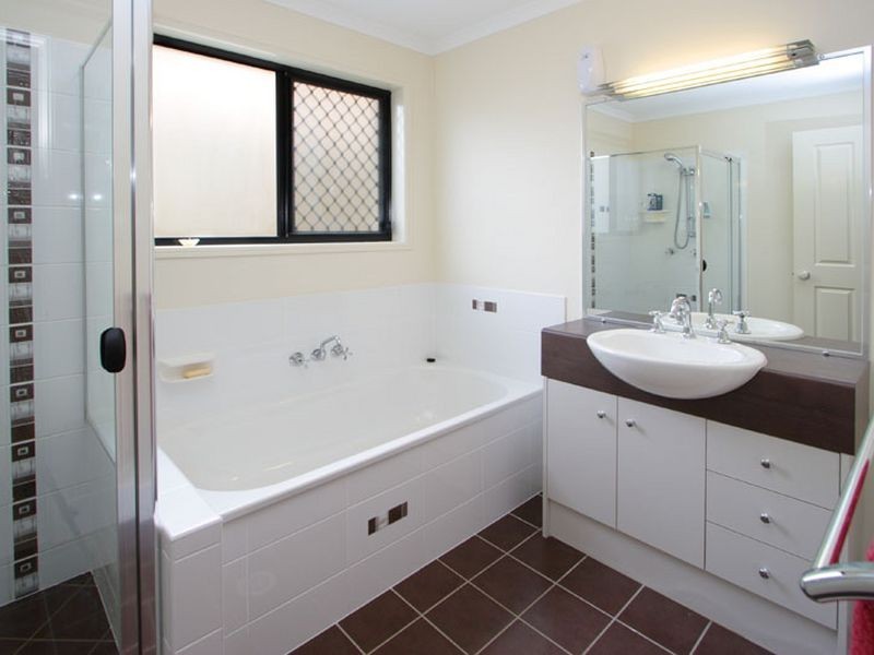 6 Gumnut Close, Lota QLD 4179