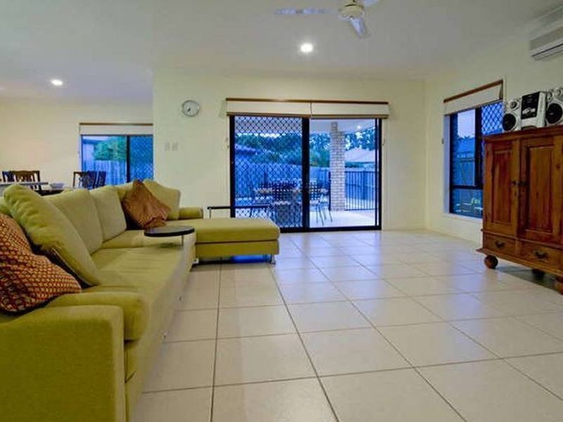 17 Horizon Place, Redland Bay QLD 4165